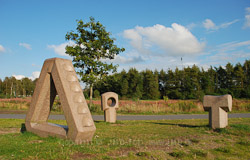 25. august 2012 - jmd.dk - Skulpturstien - 1/400 sec at f / 6,3 - 30 mm - ISO 100 - 18.0-135.0 mm f/3.5-5.6